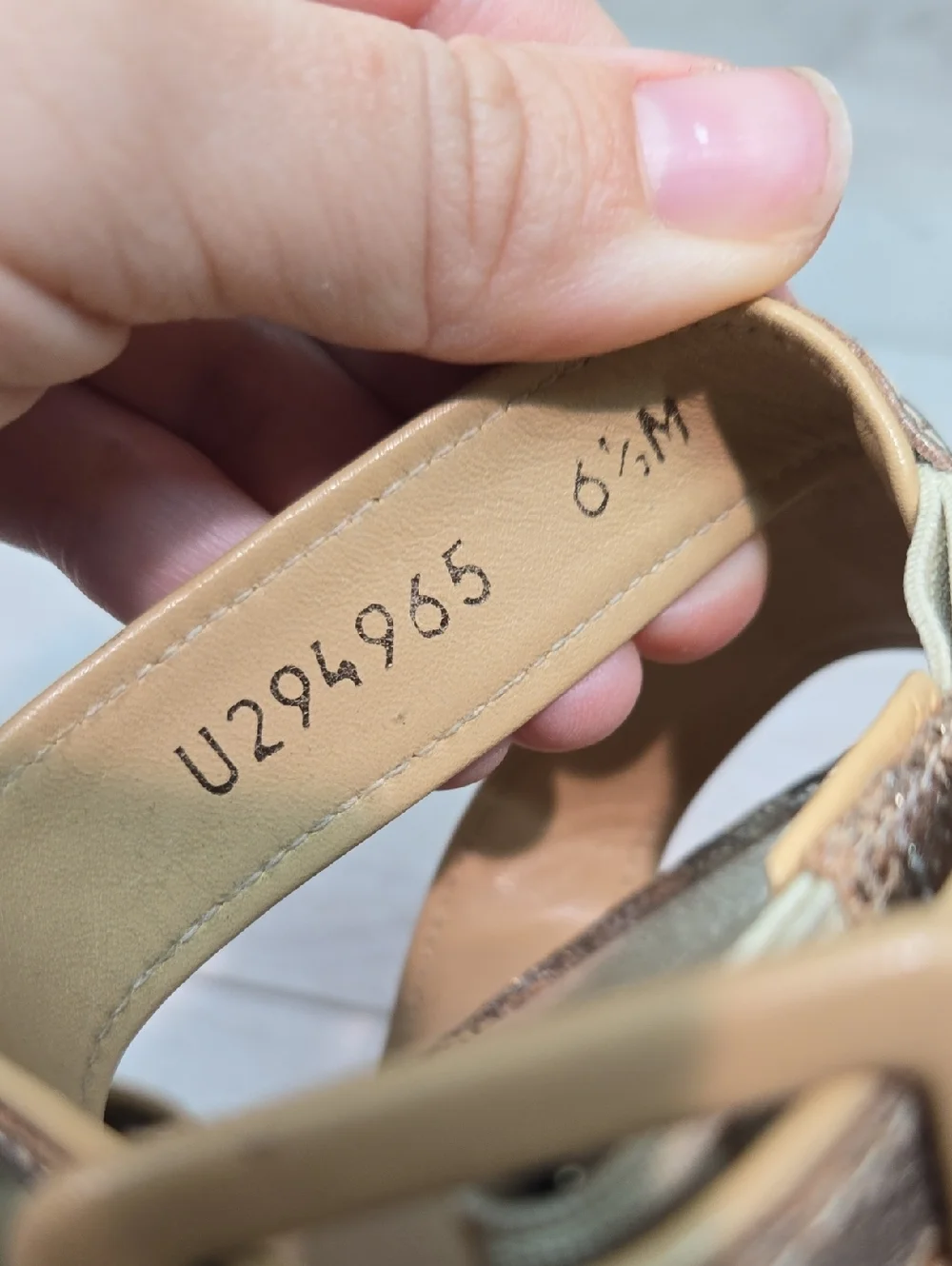 Stuart Weitzman Women Cork Wedge Sandals with Glitter Leather Straps Sz 6.5 - Picture 12 of 12